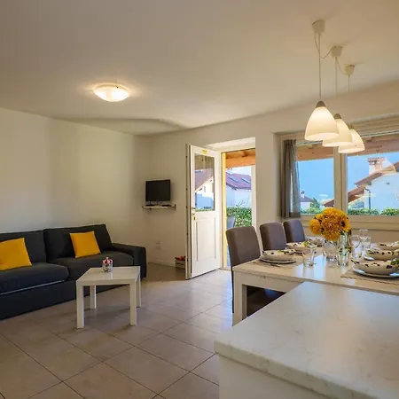 Girasole Casa Gialla Апарт-отель Колико