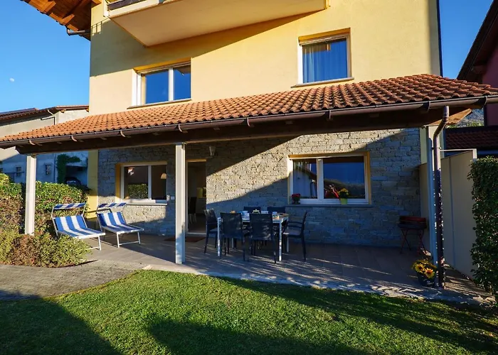 Lejlighedshotel Girasole Casa Gialla Colico