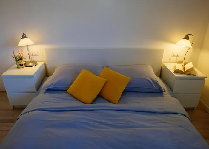 アパートホテル Girasole Casa Gialla 4*