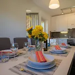 アパートホテル Girasole Casa Gialla コーリコ