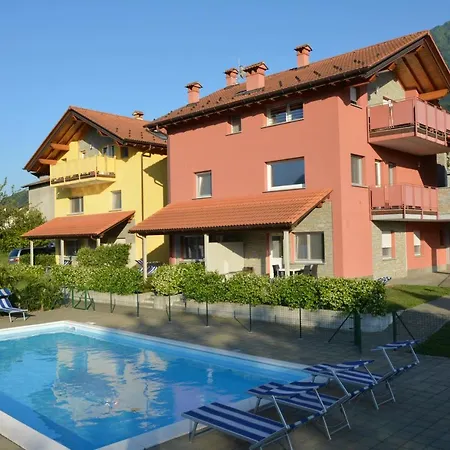 Girasole Casa Gialla Aparthotel Colico