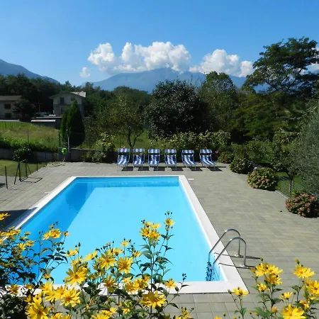 Hotel apartamentowy Girasole Casa Gialla Colico