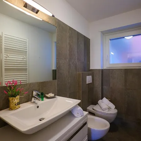 Girasole Casa Gialla Colico