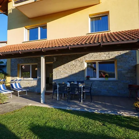 Hotel apartamentowy Girasole Casa Gialla Colico