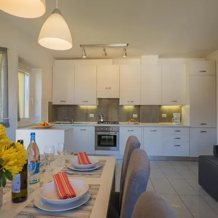 Girasole Casa Gialla Lejlighedshotel Colico