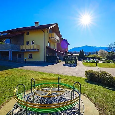 Girasole Casa Gialla Apartmanhotel 4*