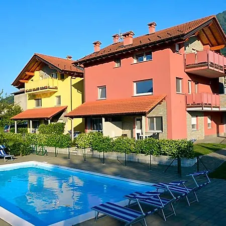 Girasole Casa Gialla Apartmanhotel Colico