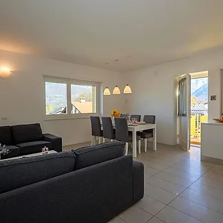 Apartmanhotel Girasole Casa Gialla Colico
