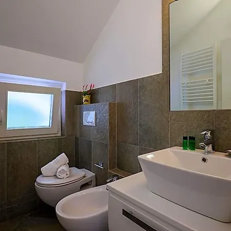 Girasole Casa Gialla 4* Colico