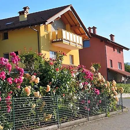 Girasole Casa Gialla Apartmanhotel