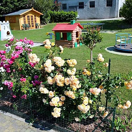 Girasole Casa Gialla Apartmanhotel Colico