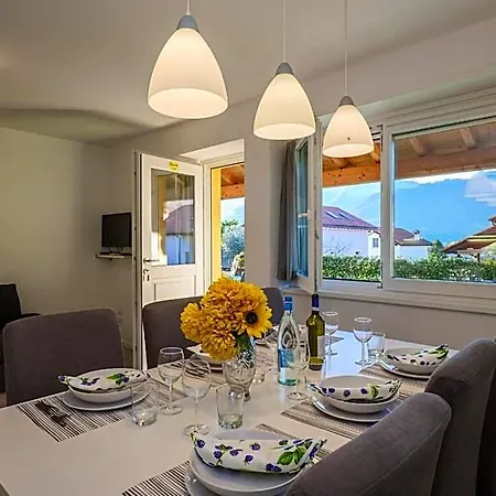 Girasole Casa Gialla Apartmanhotel