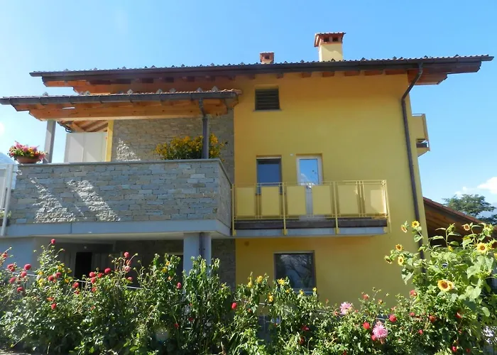 Lejlighedshotel Girasole Casa Gialla 4*