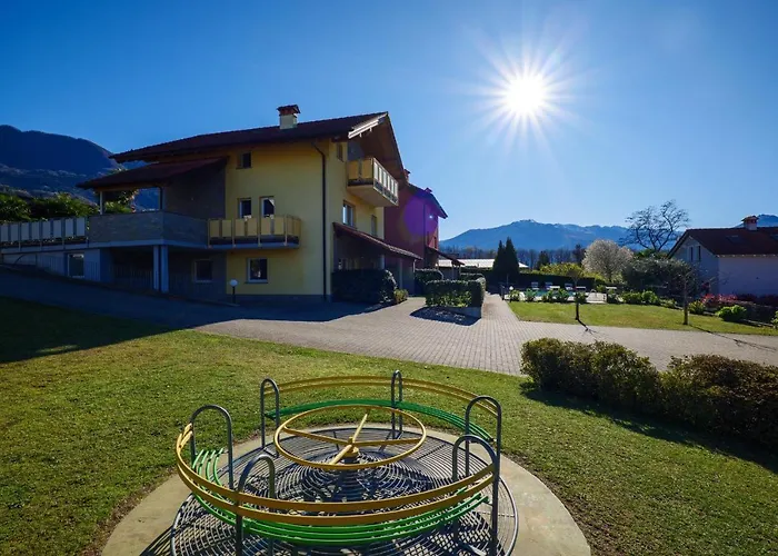 Girasole Casa Gialla Lejlighedshotel Colico