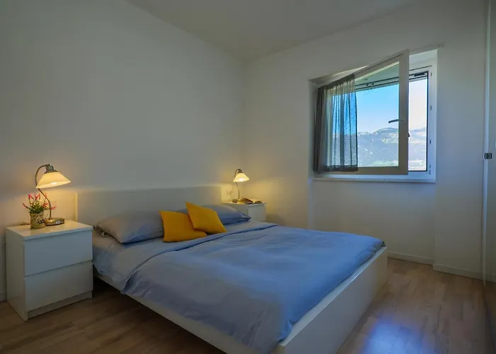 Girasole Casa Gialla Aparthotel