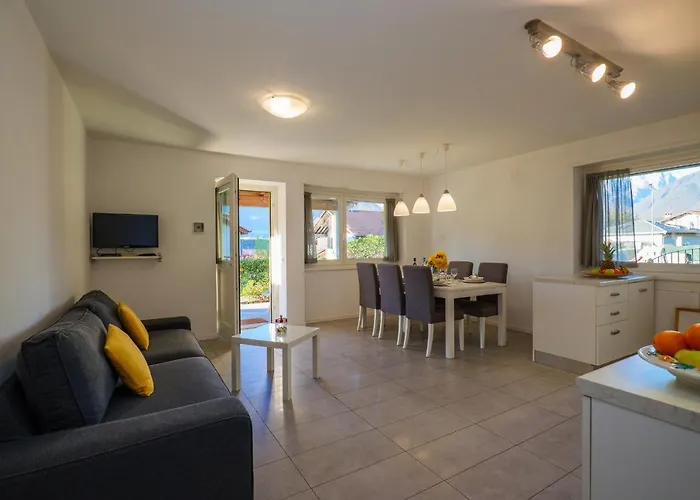 Girasole Casa Gialla Aparthotel