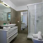Girasole Casa Gialla Aparthotel 4*
