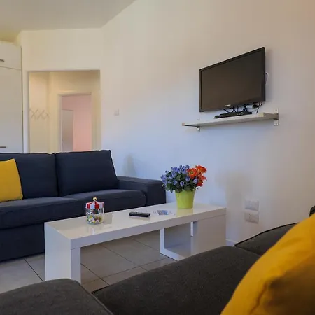 Girasole Casa Gialla アパートホテル
