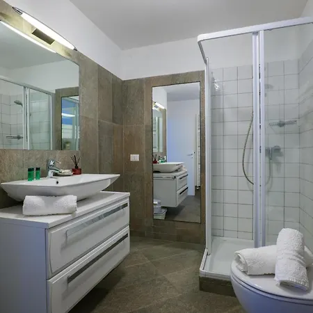 Girasole Casa Gialla Aparthotel 4*